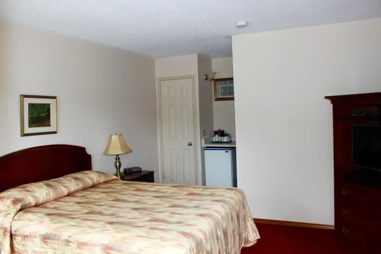 Swan Motel