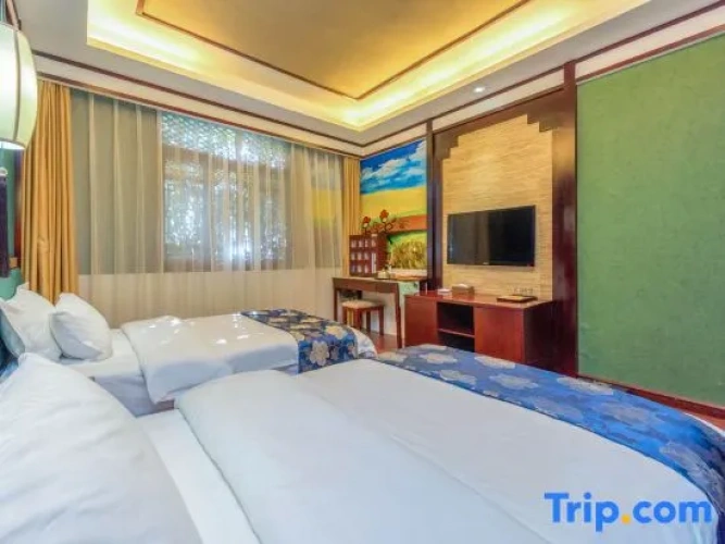 Standard Twin room with garden view
