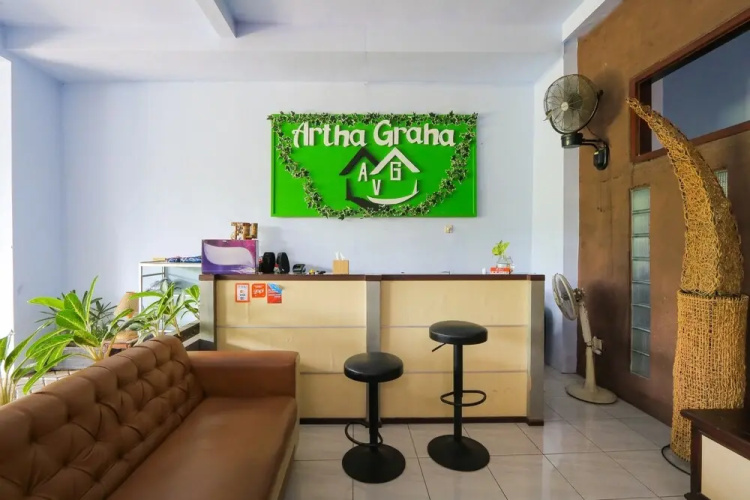 Artha Graha Vip by OYO Rooms