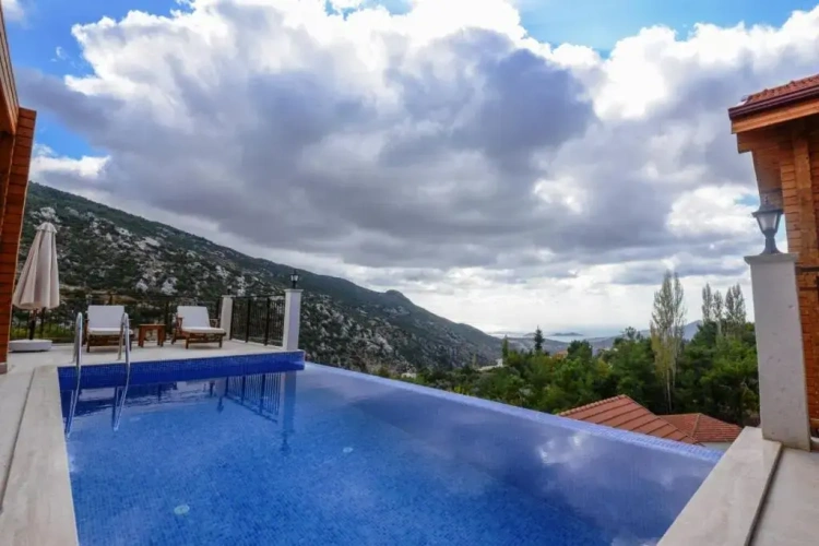 3 Bedrooms Villa
