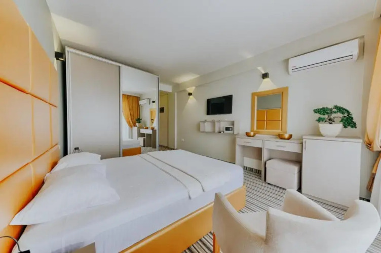 AM Palace Hotel Overview