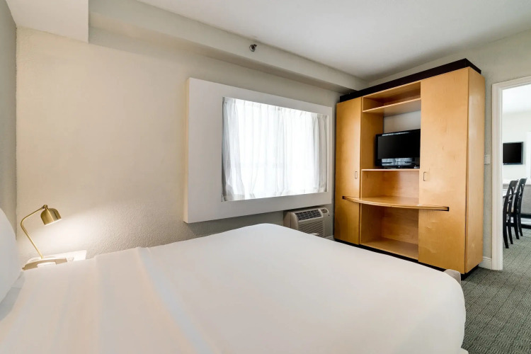Crest Hotel Suites