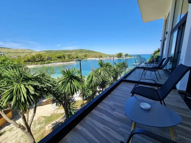 Deluxe Double room with partial sea view