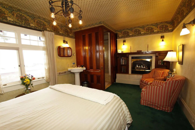 Jabberwock Inn