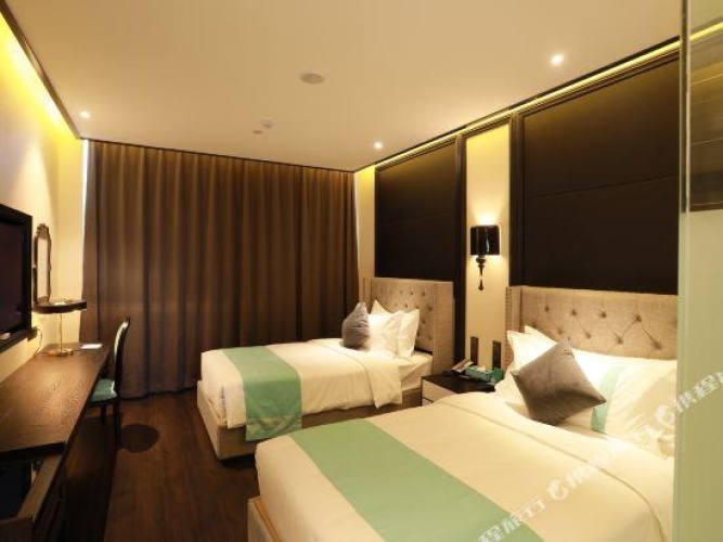 Deluxe Family Suite