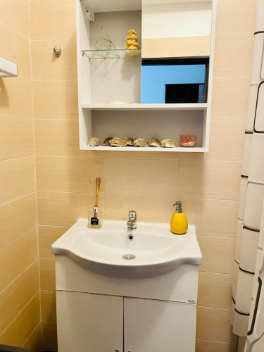 Rena Apartment