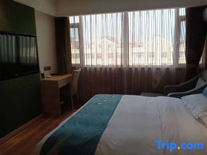 Quadruple Family Suite