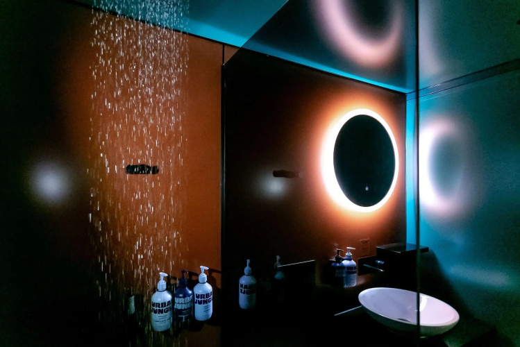 YOTEL Manchester Deansgate photo 7