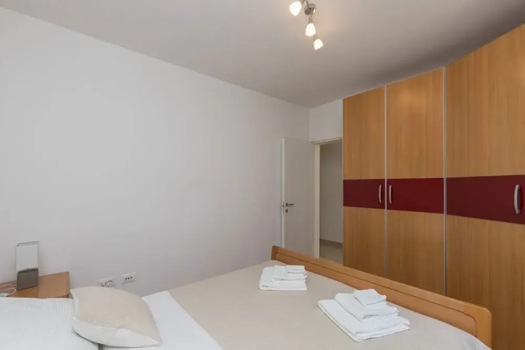 Apartment Mart
