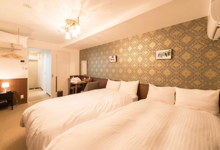 Standard Twin room with balcony