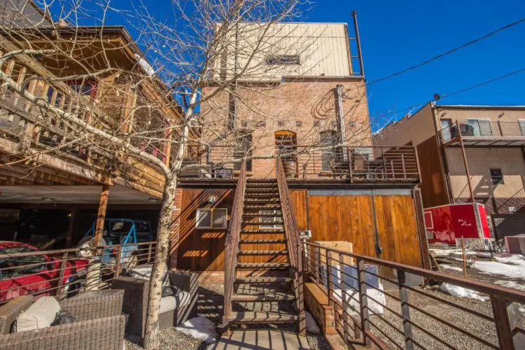 736 Main Street Loft