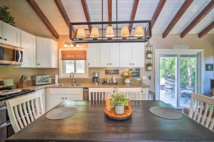 Tree-lined Twin Peaks Cottage w/ Custom Stream