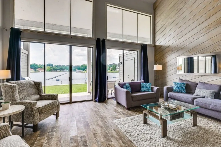 3 Bedrooms Apartment