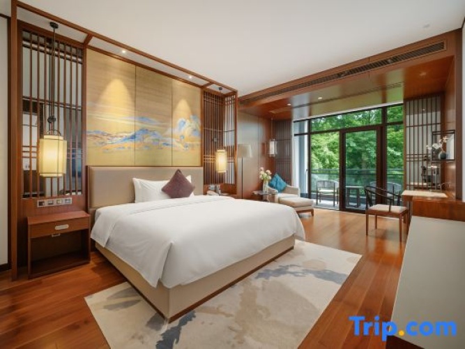 Deluxe Family Suite
