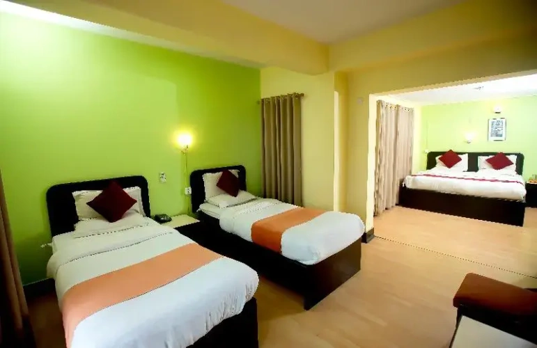 Deluxe Triple room with balcony