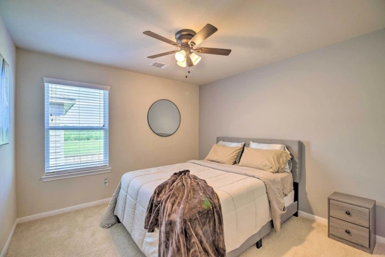 5 Bedrooms Cottage