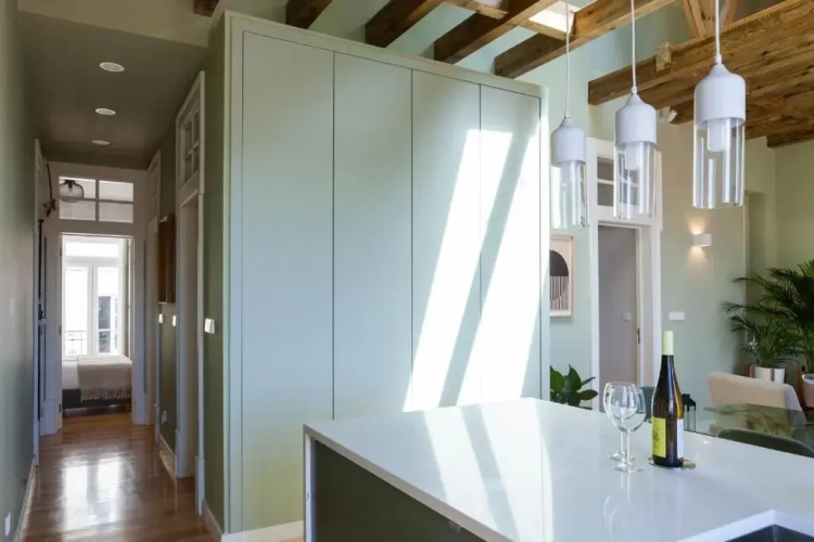 3 Bedrooms Apartment