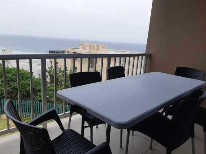 3 Bedrooms Apartment