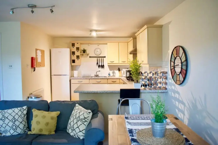 Spacious 3 Bed Apartment in Central Location