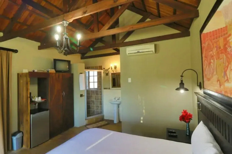 Pioneer Lodge