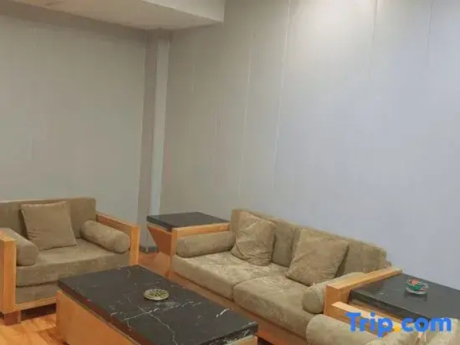 Junyi Hotel (Yucheng People's Hospital)