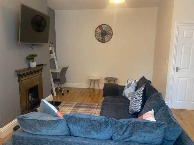 2 Bedrooms Apartment