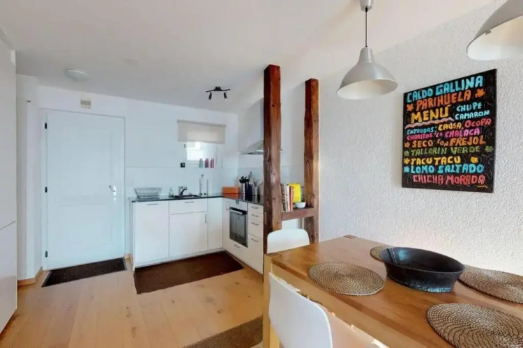 2 Bedrooms Apartment