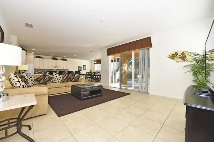 Bella Vida Six-bedroom