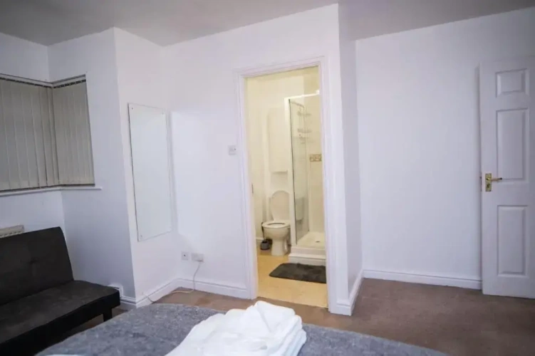 4 Bedrooms Cottage