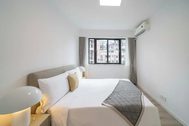 Tyms  2BR APT Hongqiao Paris Classic