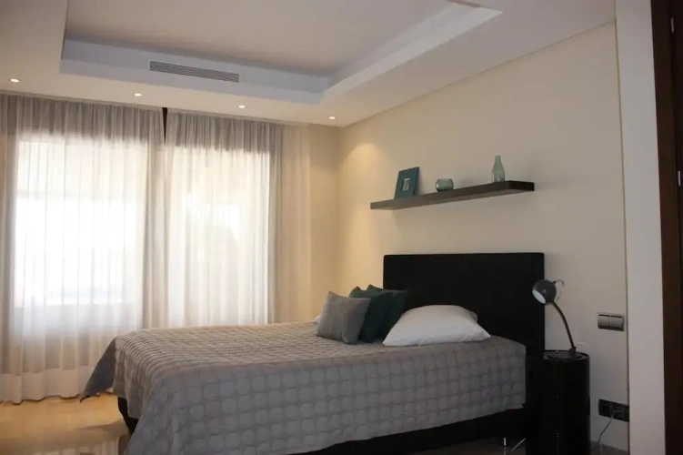 2 Bedrooms Apartment