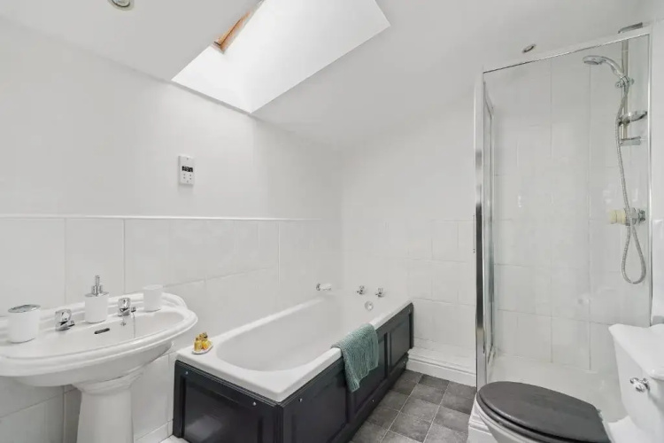 Large Duplex Penthouse in Central York - Parking