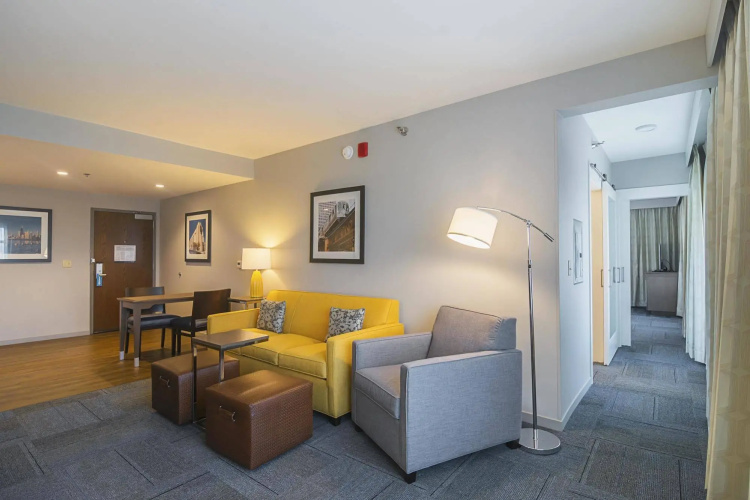 Hampton Inn Chicago North-Loyola Station photo 20
