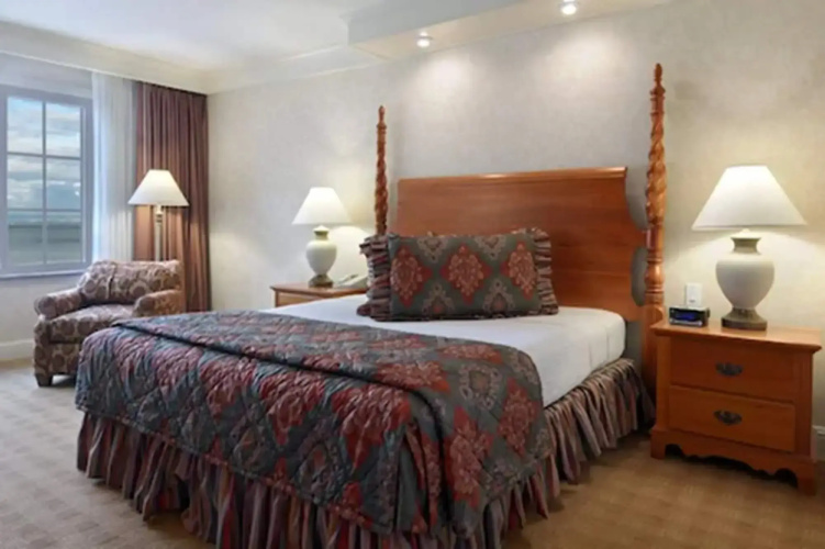 Bay Landing Hotel