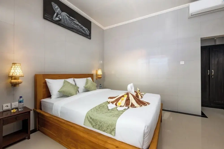 Standard Double room with balcony and with courtyard view
