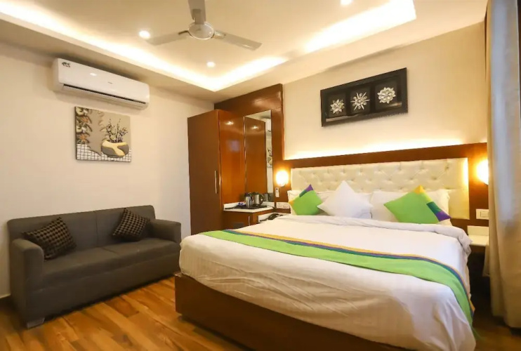 Lavish Inn