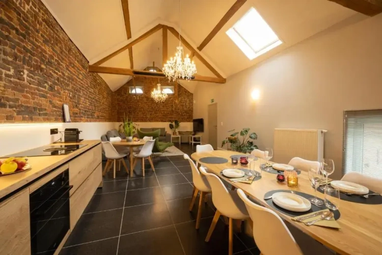 4 Bedrooms Cottage