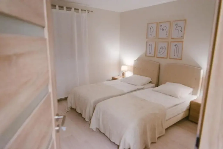 2 Bedrooms Apartment
