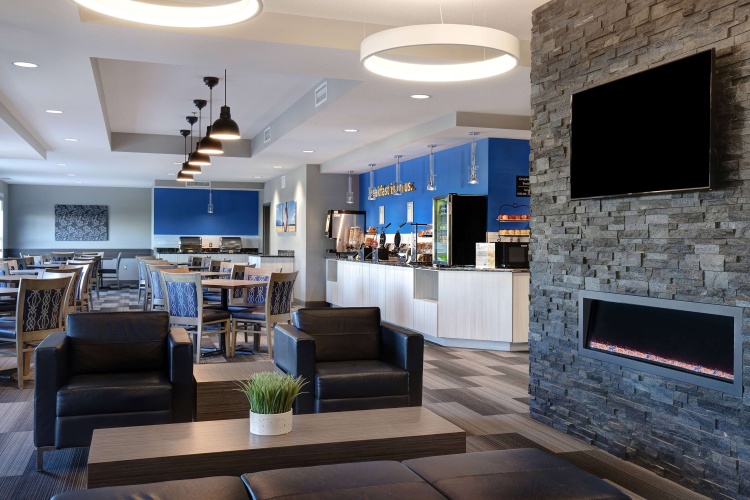 Days Inn & Suites By Wyndham Warman Legends Centre photo 20