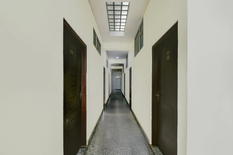 Super Collection O Sunder Nagar Golvyas Formerly Hotel Vanshil