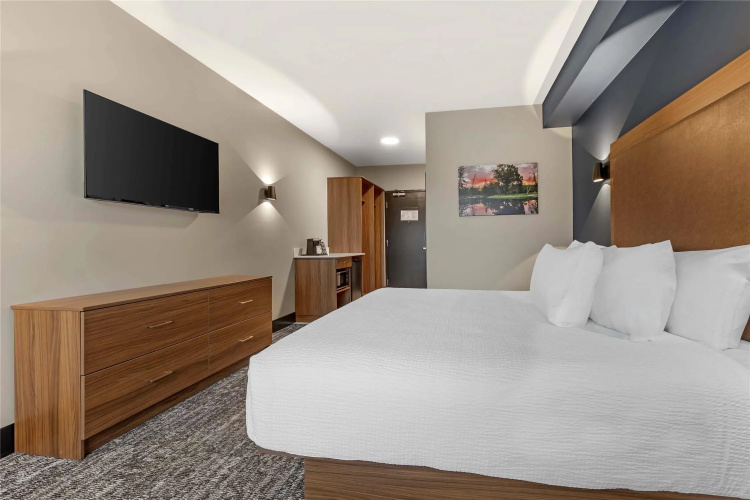 Best Western Plus Neepawa Hotel