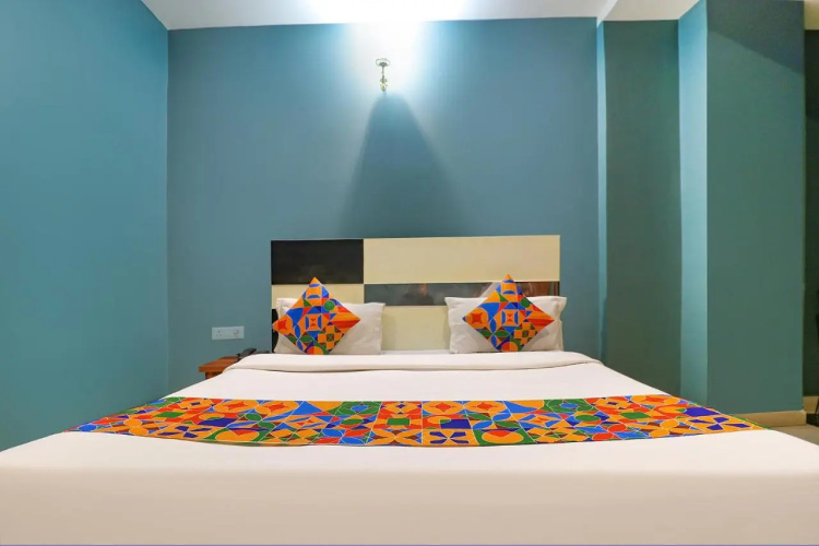 Fabhotel Maxx Inn