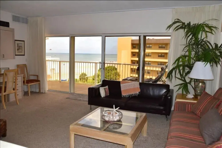 Jamaica Royale T63 - 2 Br Condo