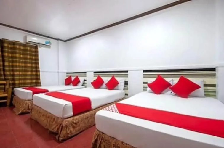 Max Travellers Inn