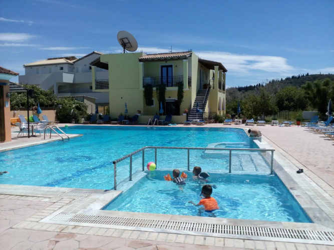 Amadeus Hawai Studios & Apartments