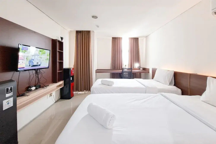 Basic Studio Room Apartment At Tuscany Residence