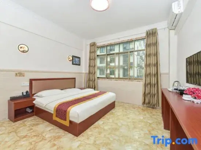 Standard Double room with street view