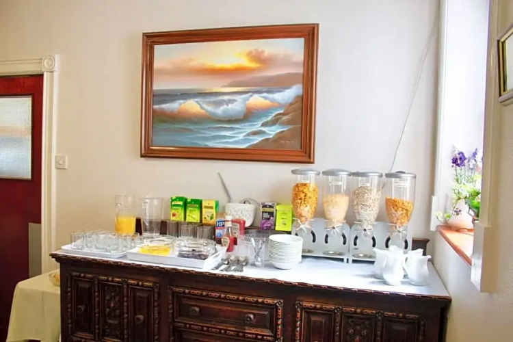 Helmsman Guesthouse