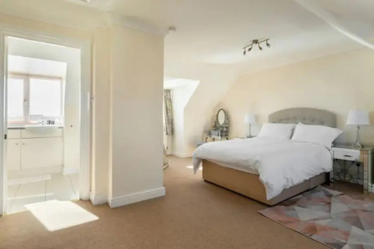 Abingdon House - 4 BR on the Marina