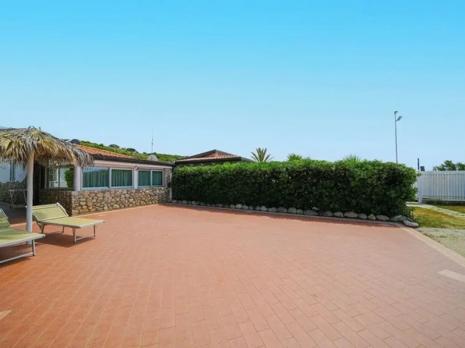 1 Bedroom Cottage with sea view